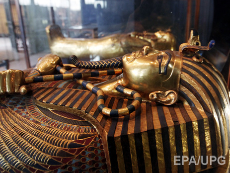 В Каире будут судить работников музея, поломавших погребальную маску Тутанхамона