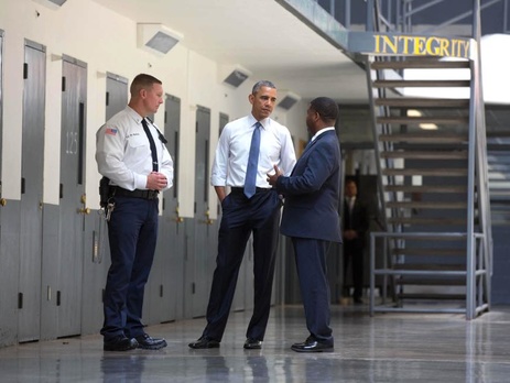 Обама хочет запретить сажать в одиночку несовершеннолетних, душевнобольных и осужденных за нетяжкие преступления