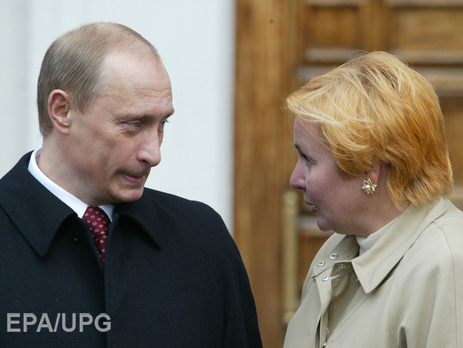 Песков отказался говорить о личной жизни экс-супруги Путина