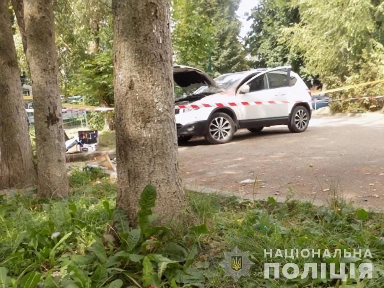 В Тернополе прохожий пострадал от взрыва самодельного устройства,  замаскированного под подарок