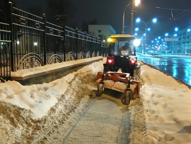 КГГА: После снегопада за ночь коммунальщики вывезли из Киева более 700 тонн снега