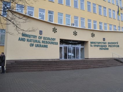 Национальное антикоррупционное бюро Украины ждет от премьер-министра Арсения Яценюка материалов о покушении на растрату государственных средств чиновниками Министерства экологии