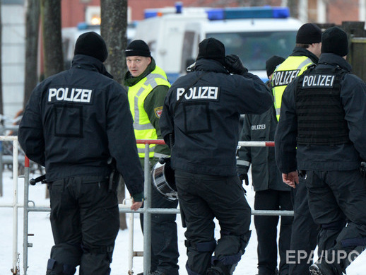 В Германии полиция задержала двух граждан по подозрению в пропаганде нацизма