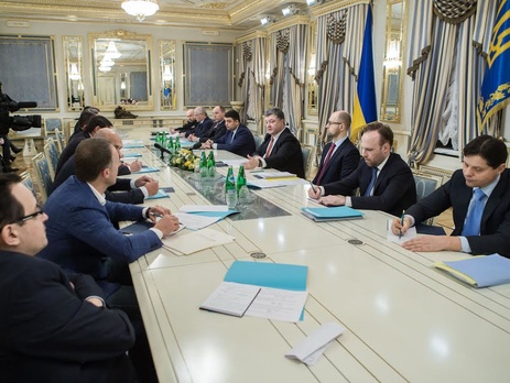 Порошенко: Новый проект конституционных изменений содержит нормы о ликвидации судейской неприкосновенности