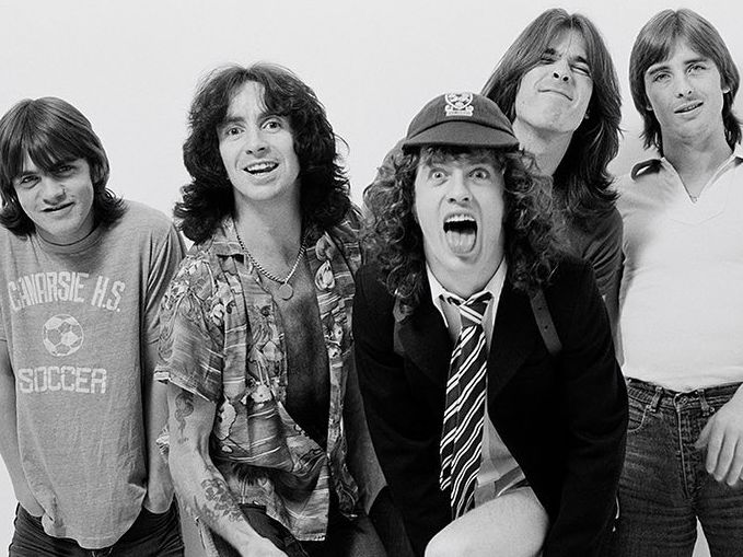 ﻿Гурт AC/DC показав відхилену рекординговою компанією обкладинку альбому Highway To Hell