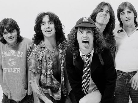 Группа AC/DC показала отвергнутую рекординговой компанией обложку альбома Highway To Hell