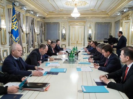 Порошенко призвал народных депутатов поддержать изменения в закон о заочном правосудии