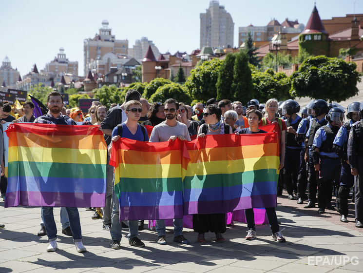 Human Rights Watch: Секс-меньшинства стали пользоваться "большей поддержкой" украинских властей