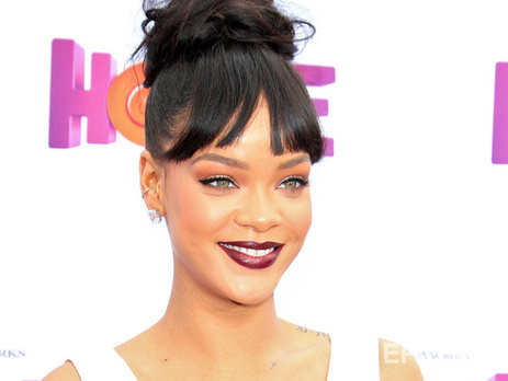 Новый альбом Рианны скачали более миллиона раз за 14 часов