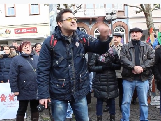 В Германии русские иммигранты выступили против беженцев: Нас обзывают нацистами. Нас, чьи деды освобождали Европу! Видео