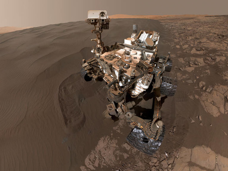  NASA опубликовало селфи марсохода Curiosity на фоне дюны Намиб