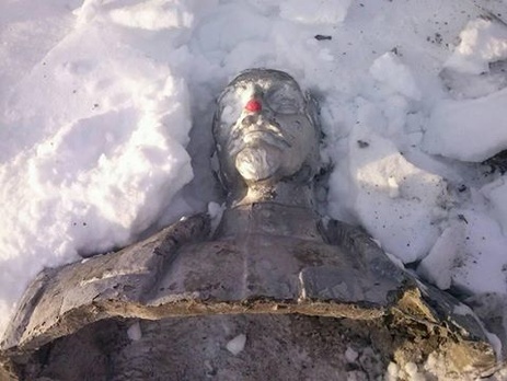 В Полтавской области неизвестные снесли три памятника деятелям коммунистического режима