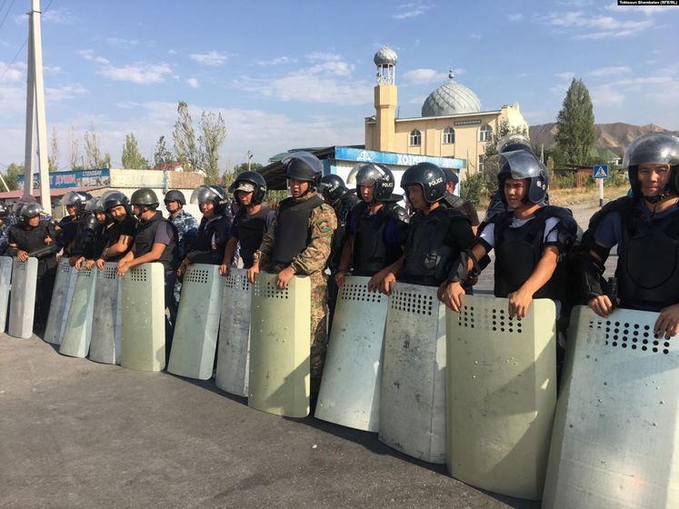 ﻿У Киргизстані силовики знову почали штурмувати резиденцію експрезидента Атамбаєва