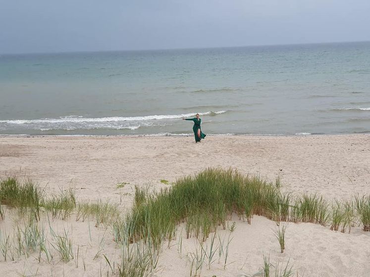 ﻿Савченко скупалася в Балтійському морі в сукні
