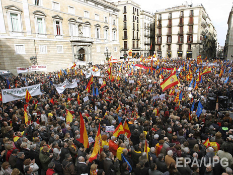 В Барселоне прошла многотысячная манифестация противников независимости Каталонии