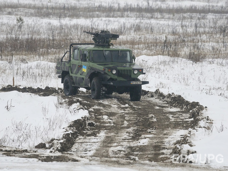 Пресс-центр АТО: Боевики интенсивно обстреливают украинских военных в районе Горловки и Донецка