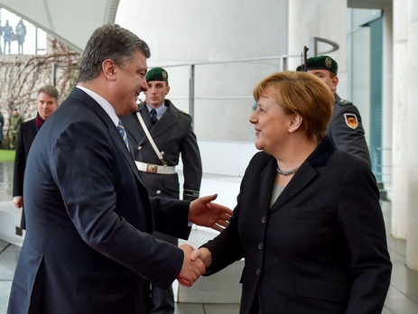 Порошенко и Меркель обсудили дальнейшее выполнение Минских договоренностей