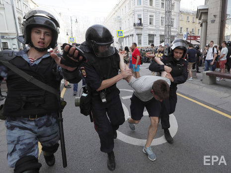 ﻿27 липня на акції протесту в Москві поліція помилково затримала 37 підлітків – прокуратура РФ