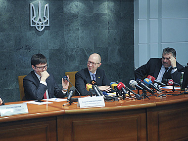 Яценюк: Литва может присоединиться к транспортному маршруту из Украины в Китай в обход России