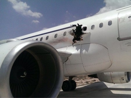 CNN: В Сомали на борту экстренно приземлившегося Airbus 321 обнаружены следы взрывчатки