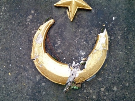 В Севастополе вандалы повредили мемориал турецким воинам