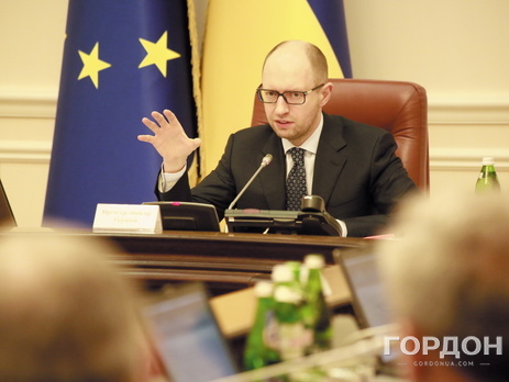 Яценюк: Кабмин продолжит делать свою работу, несмотря на давление
