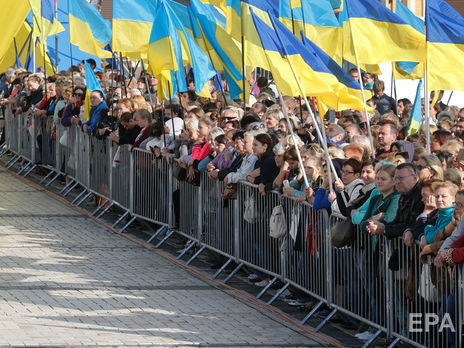 Минута молчания на Майдане, музыкальный флешмоб и Марш защитников Украины. Офис президента опубликовал план мероприятий ко Дню Независимости