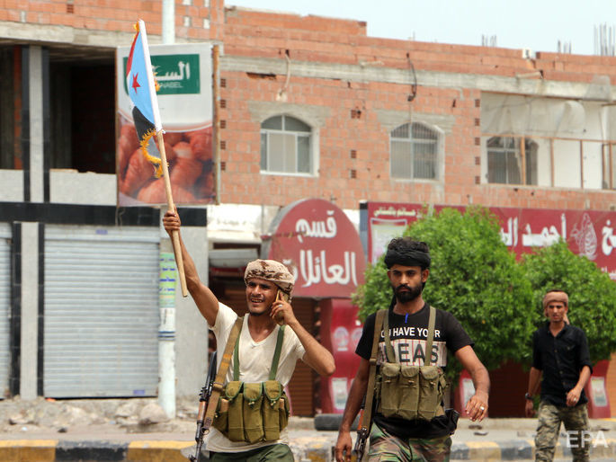 ﻿У Ємені сепаратисти захопили Аден, антихуситську коаліцію розвалено – Reuters