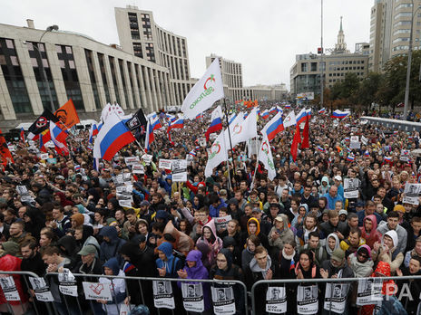 Сенцов поддержал протестующих в РФ – правозащитница