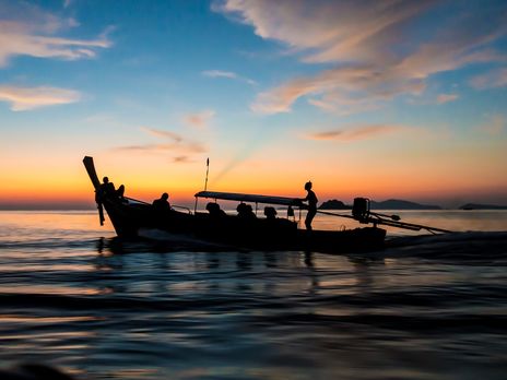 В Черном море загорелось и затонуло российское судно