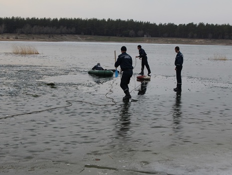 В Луганской области под лед провалились пятеро детей, двое погибли