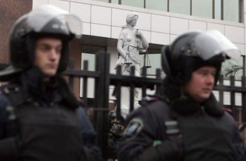 Полиция опровергает участие полицейских в драке в помещении Минюста