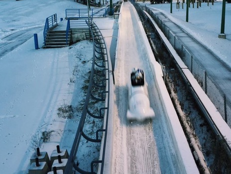 На бобслейной трассе в Калгари погибли двое подростков