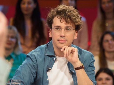 Галкин показал, как медитирует его пятилетняя дочь