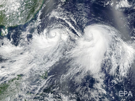 К берегам Японии движется мощный тайфун