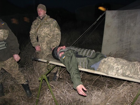 В зоне АТО медики-десантники проводят учения в условиях, максимально приближенных к боевым. Фоторепортаж