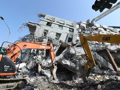 До 35 человек возросло число жертв землетрясения на Тайване