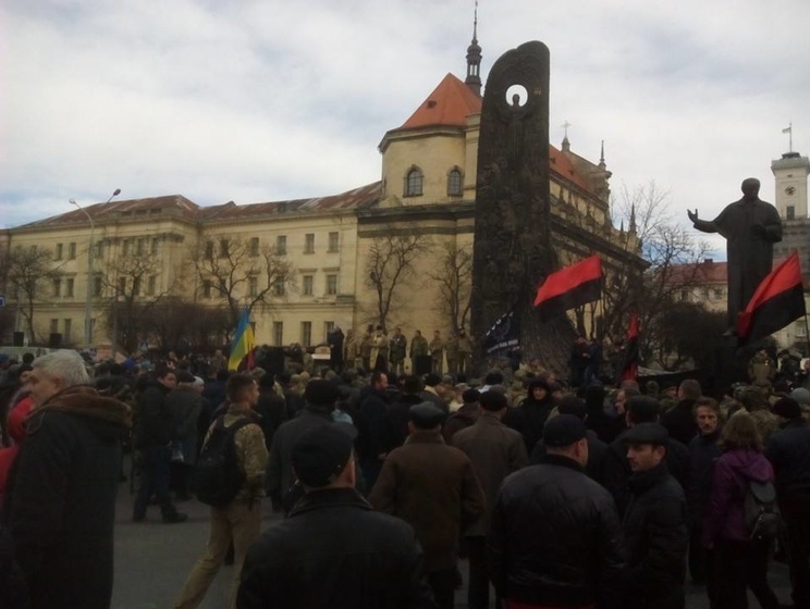 Во Львове проходит акция националистов в поддержку заключенных патриотов