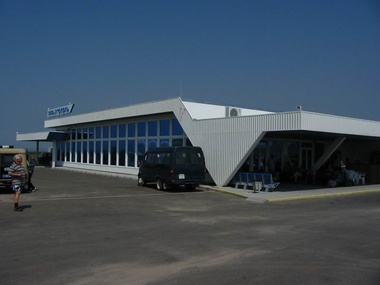 СМИ: Аэропорт Бельбек в Севастополе заблокировали неизвестные с оружием