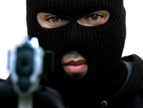 В Запорожье неизвестные с оружием ограбили банк