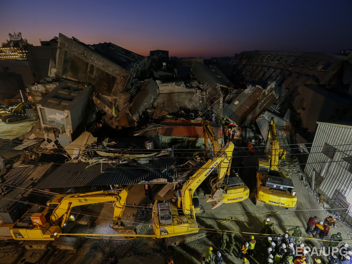 После землетрясения на Тайване пропавшими без вести считаются более 100 человек
