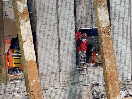 На Тайване прокуратура выдала ордер на арест застройщиков рухнувшего в результате землетрясения здания 