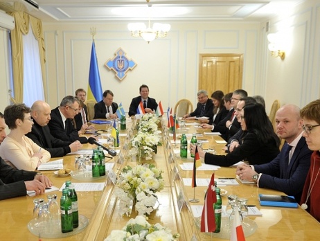 Турчинов: Умиротворение агрессора приводит к катастрофам