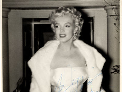 Неизвестные снимки Монро выставлены на аукцион. Фоторепортаж