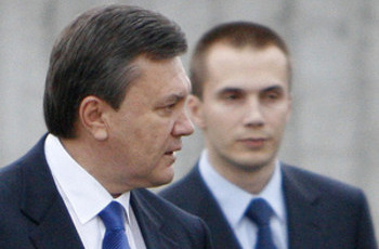 Луценко: Блок Порошенко 15 февраля решит, поддерживать ли отставку Кабмина