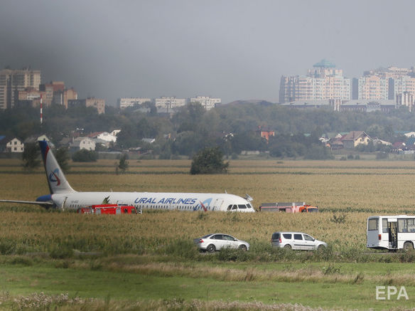 Число пострадавших в результате аварийной посадки самолета в РФ возросло до 74