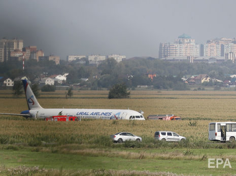 Число пострадавших в результате аварийной посадки самолета в РФ возросло до 74
