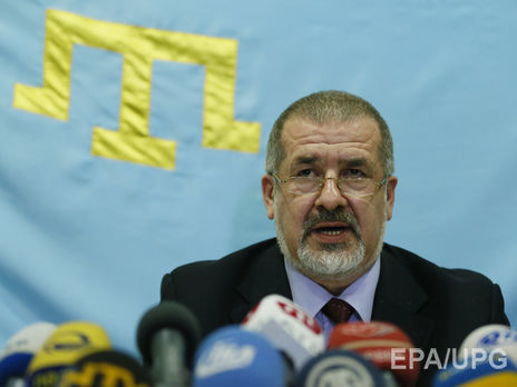 Чубаров и Пристайко подняли флаг крымских татар у здания МИД