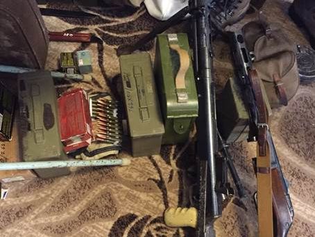 Сотрудники СБУ изъяли в доме киевлянина арсенал оружия, привезенного из зоны АТО