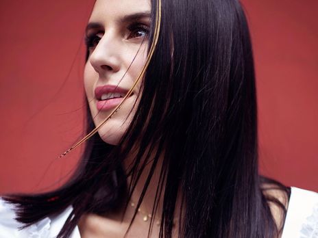 ﻿Джамала засвітила голі ноги у сукні з глибоким розрізом